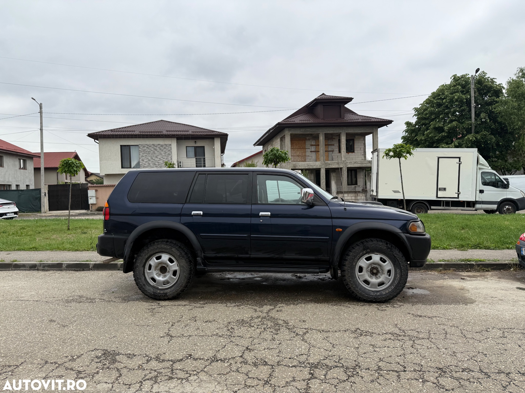 Mitsubishi Pajero Sport 2.5 TD Intense - 4