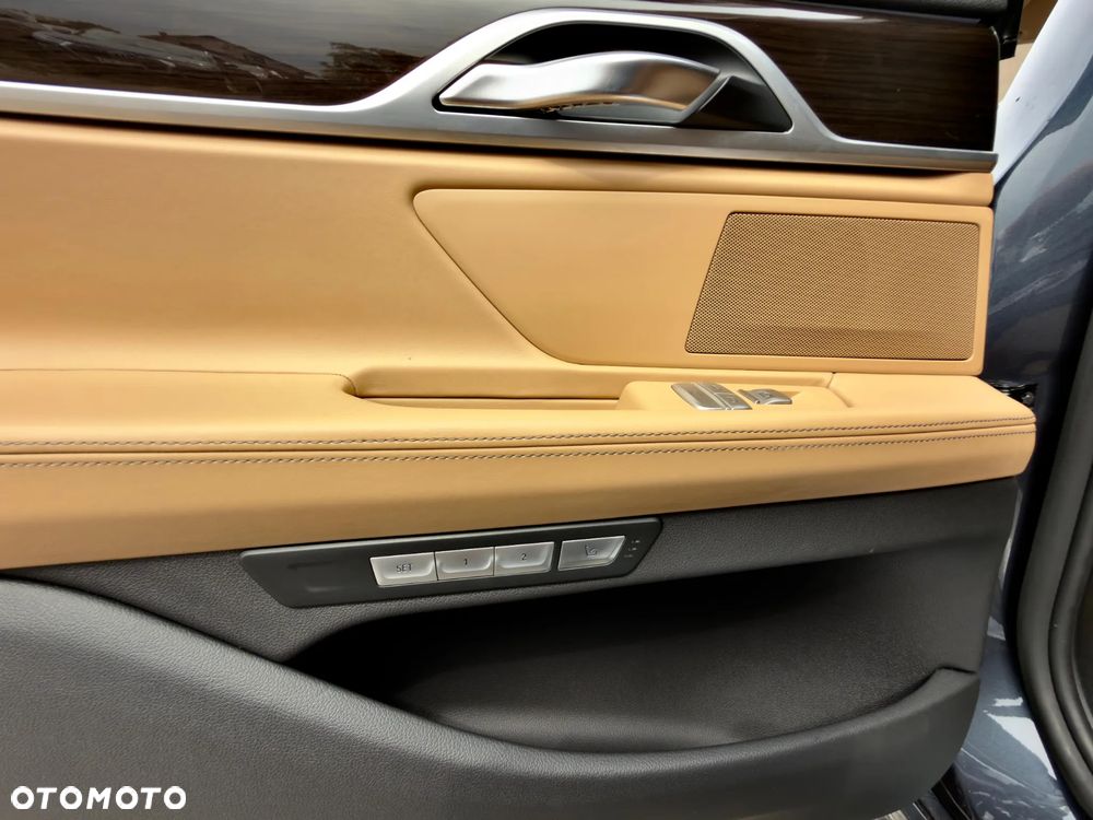 BMW Seria 7 - 22