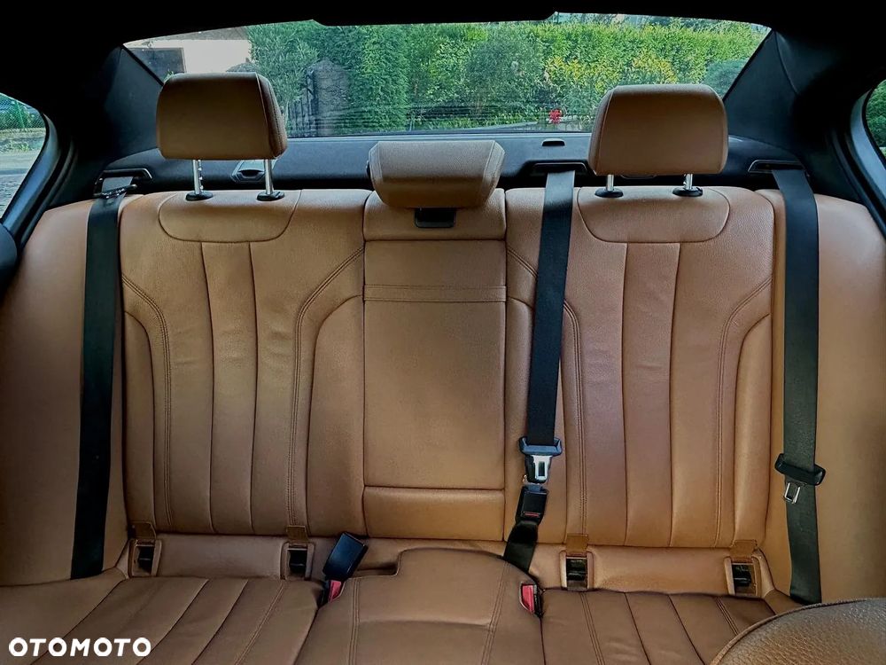 BMW Seria 5 520d xDrive - 15