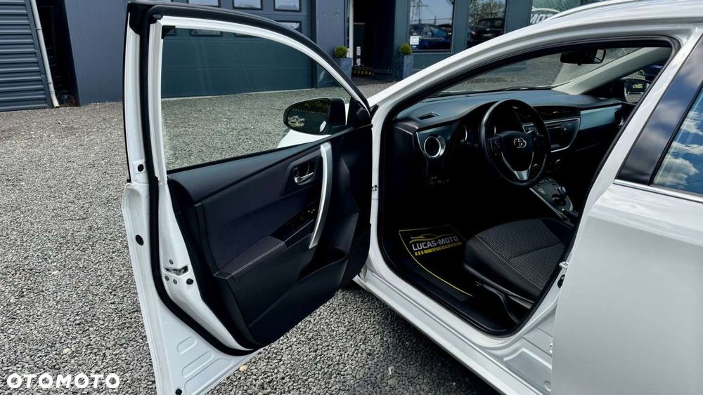 Toyota Auris - 18