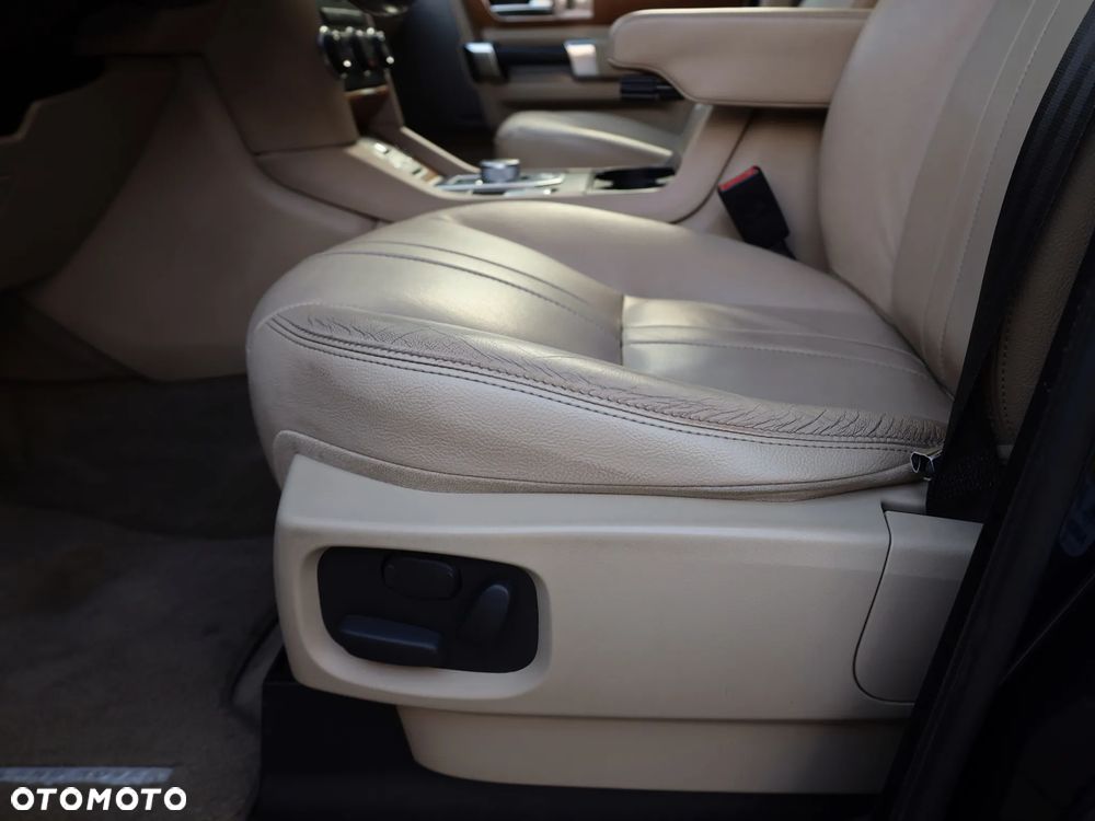 Land Rover Discovery IV 3.0 SD V6 HSE - 8