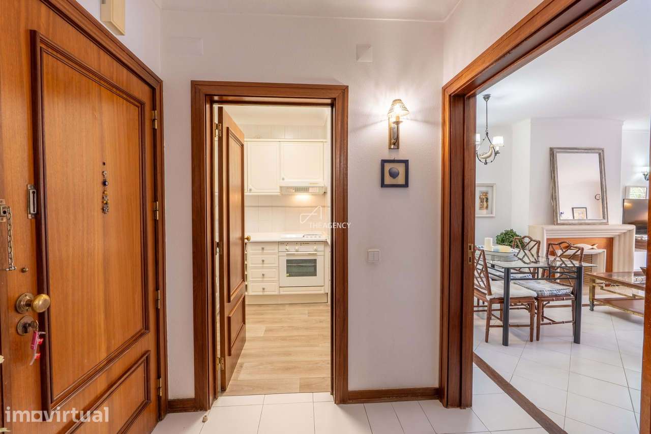Apartamento T2 com Terraço e Garagem na Marina de Vilamoura - Grande imagem: 5/30