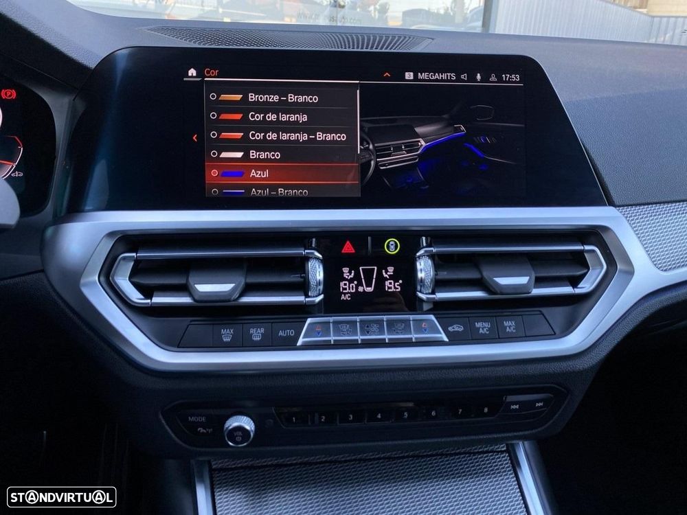 BMW 320 d Pack Desportivo M Auto - 23