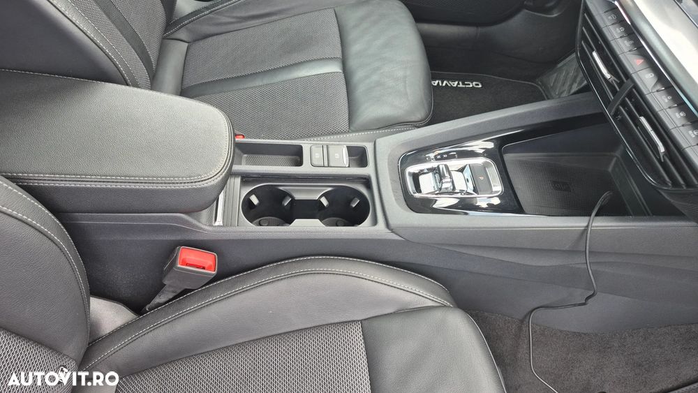 Skoda Octavia 2.0 TDI DSG Ambition - 3