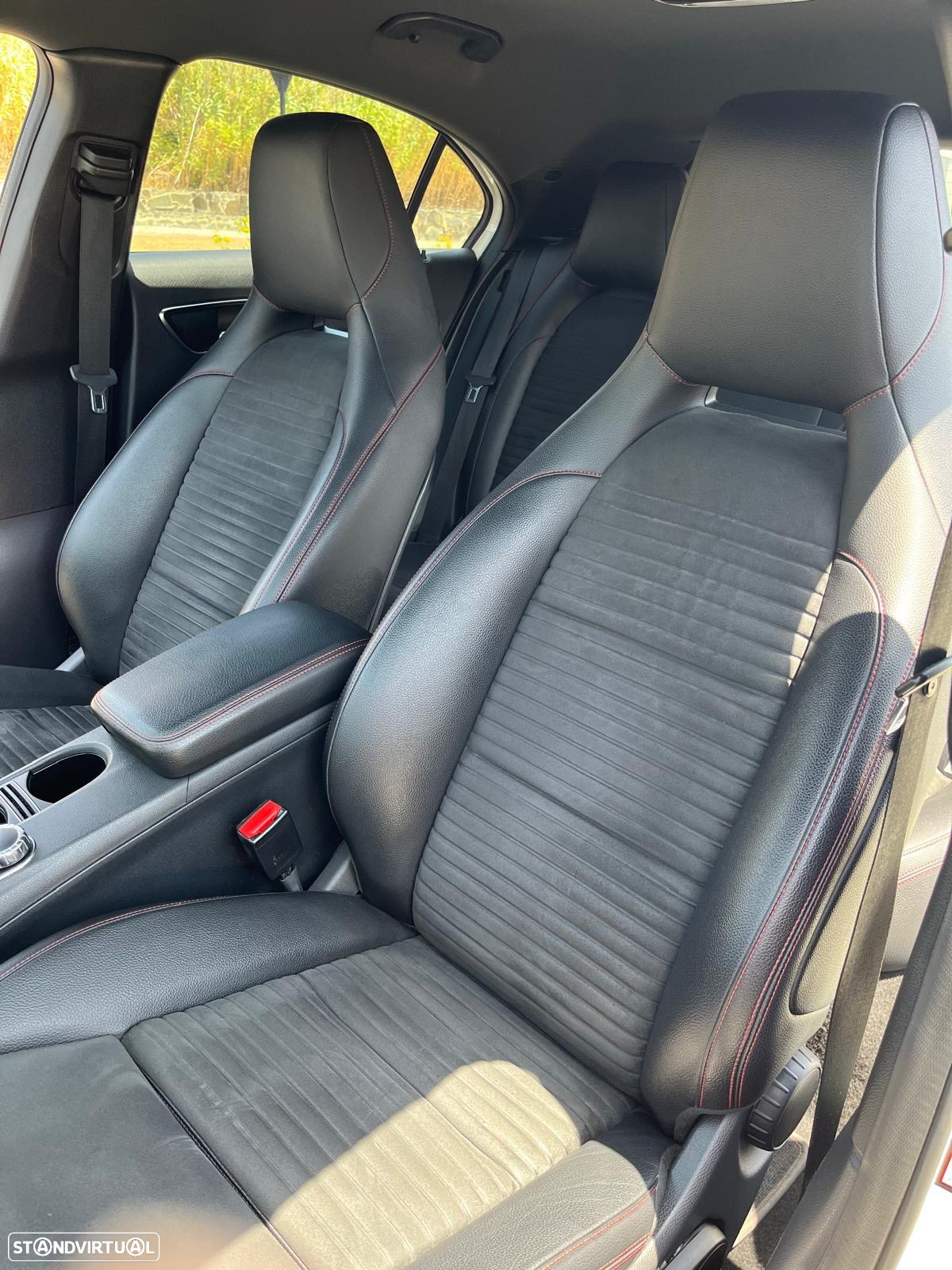 Mercedes-Benz A 180 d AMG Line - 11
