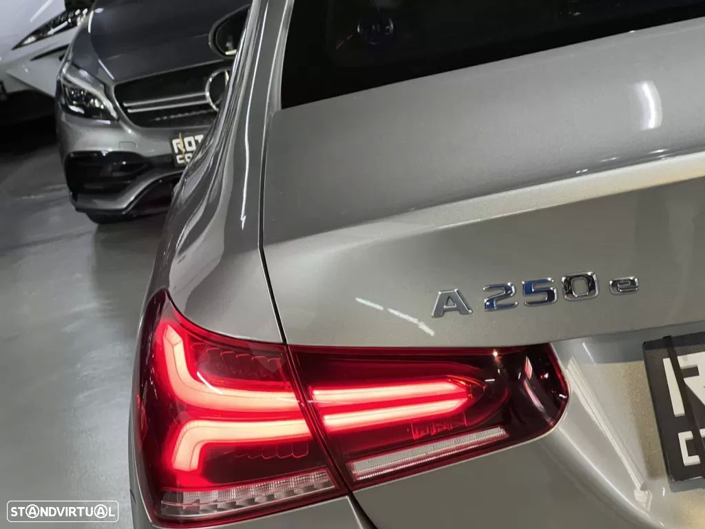 Mercedes-Benz A 250 Limousine e AMG Line - 27
