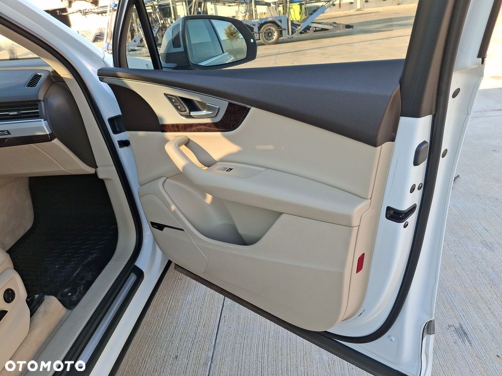 Audi Q7 3.0 TFSI Quattro Tiptronic - 26