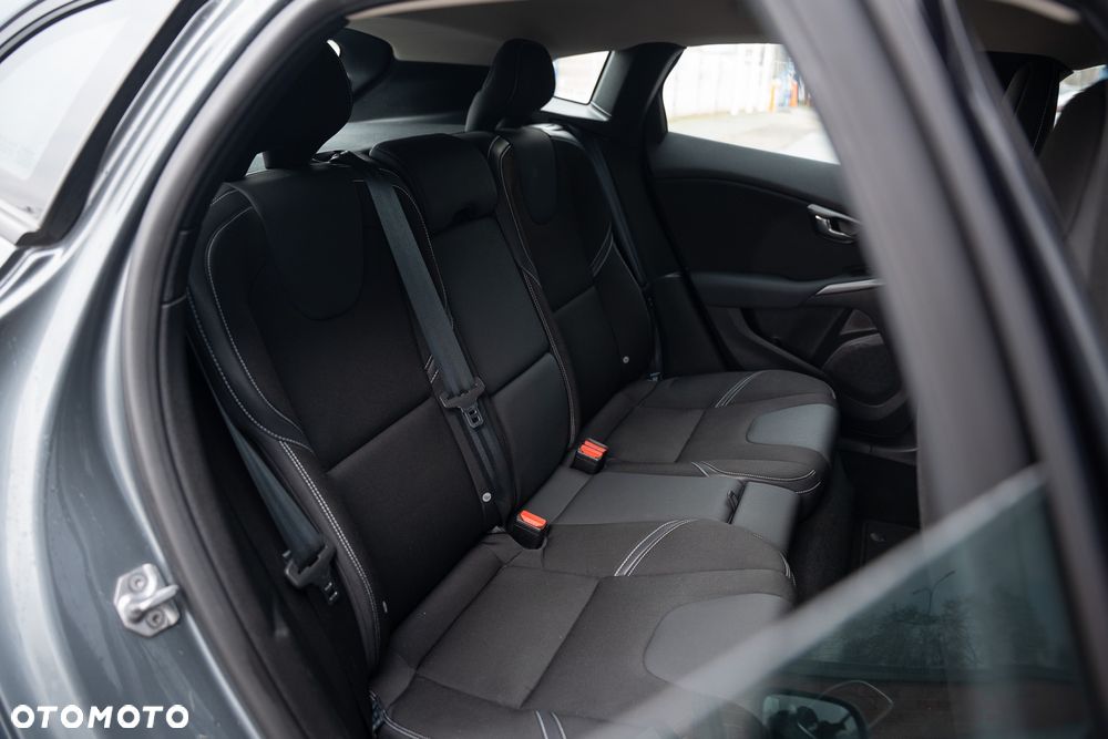 Volvo V40 D2 Geartronic Momentum - 36