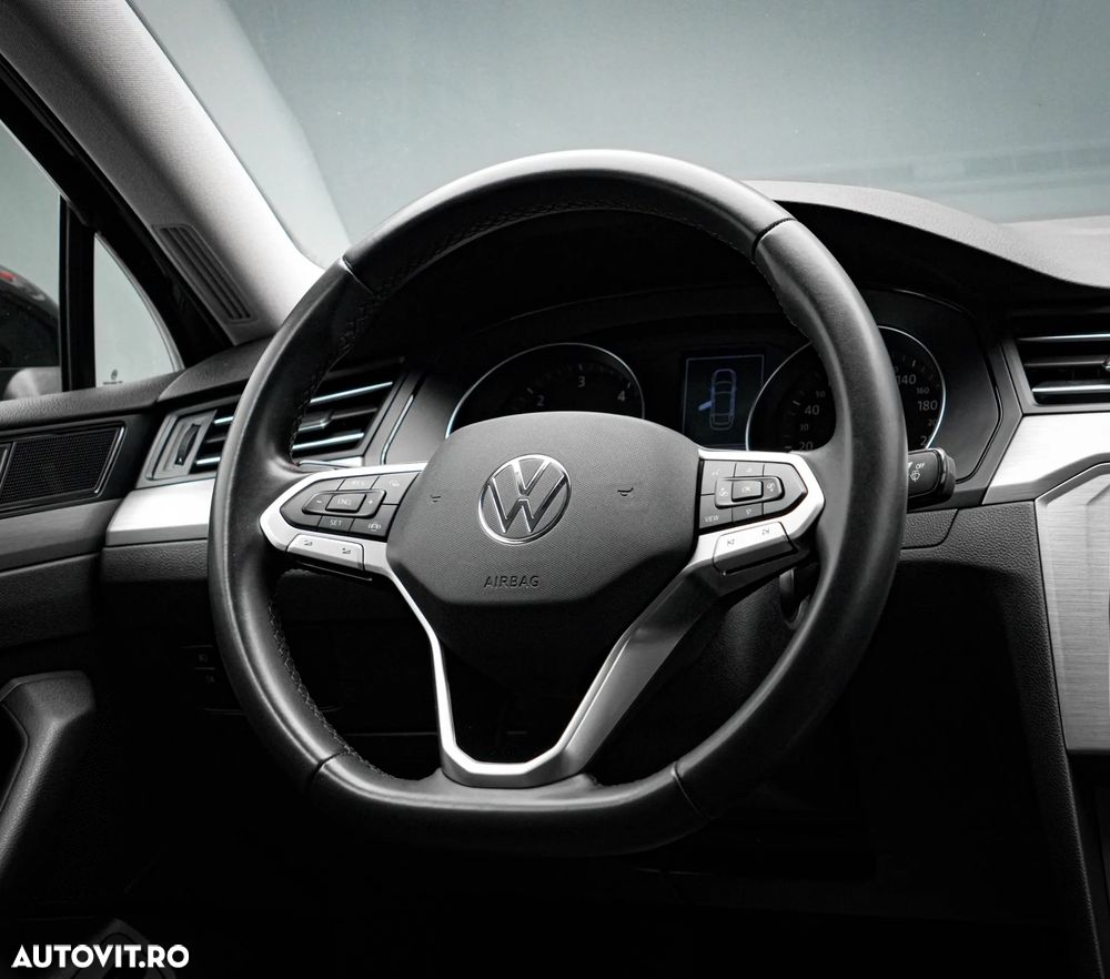 Volkswagen Passat 2.0 TDI Trendline - 18