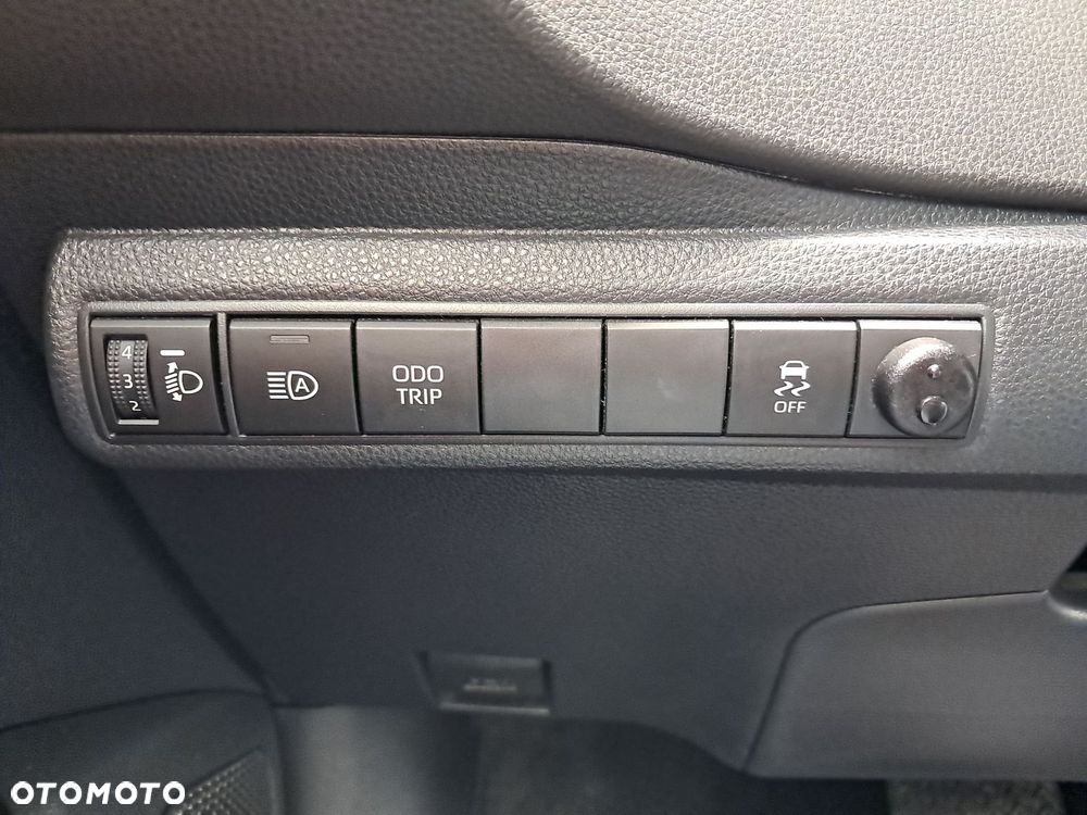 Toyota Corolla 1.8 Hybrid Comfort - 24