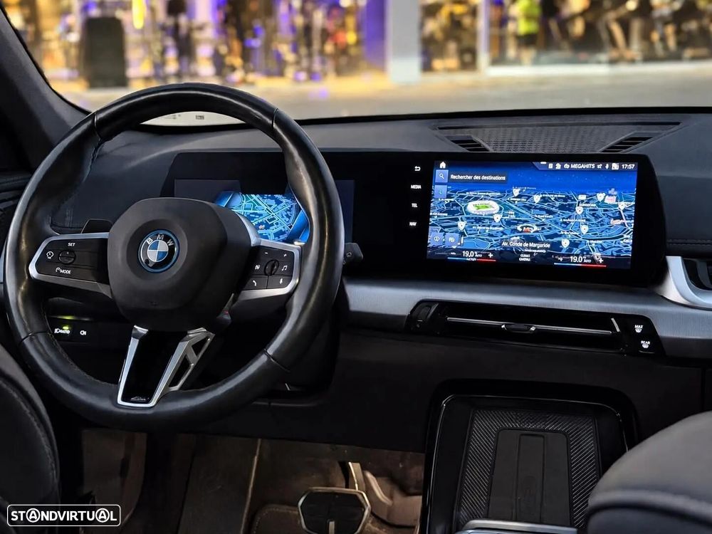BMW iX1 xDrive30 Pack Desportivo M - 3