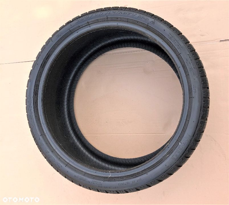 PIRELLI SOTTOZERO 19r 295/30/20R WINTER 240 II - 1