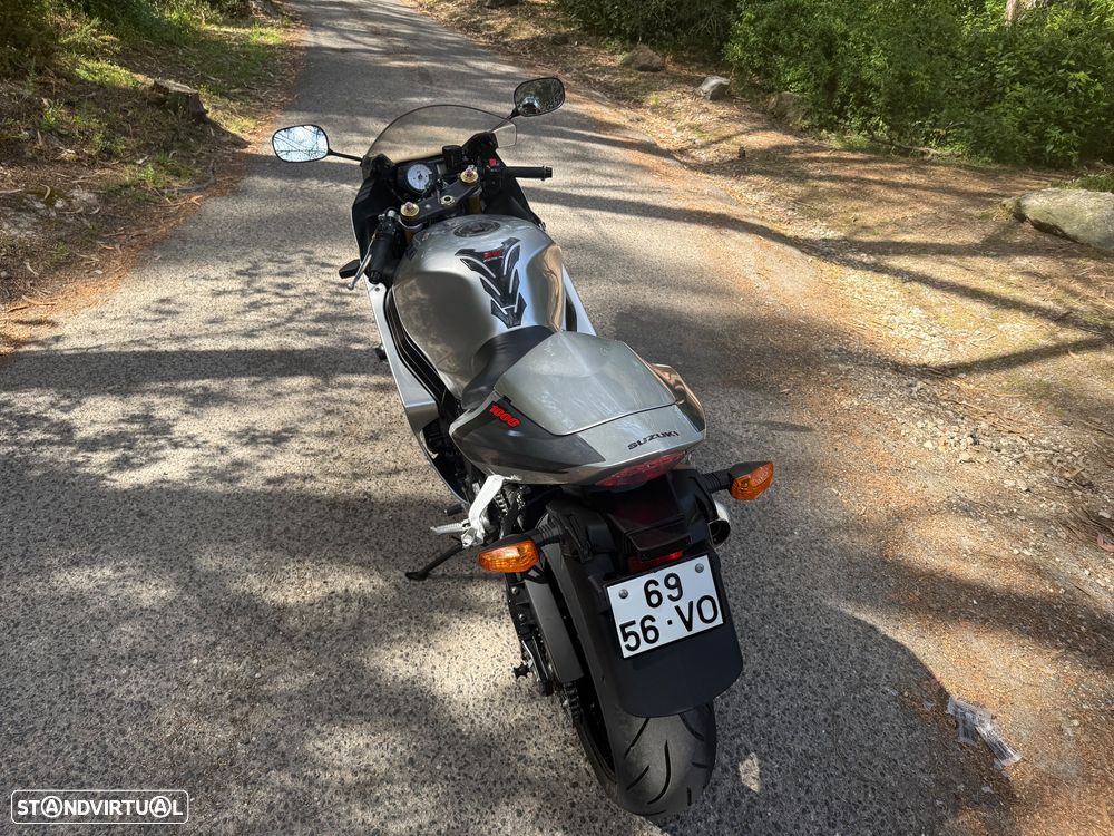 Suzuki GSX-R 1000 - 12