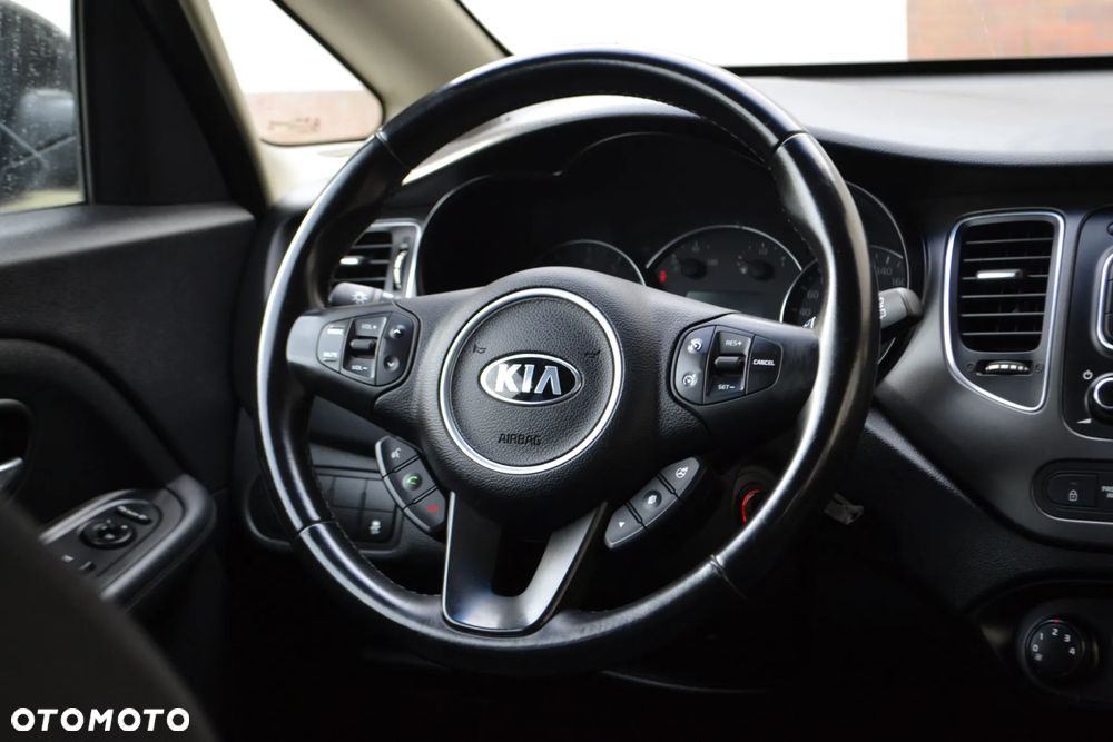 Kia Carens 1.6 GDI L - 22