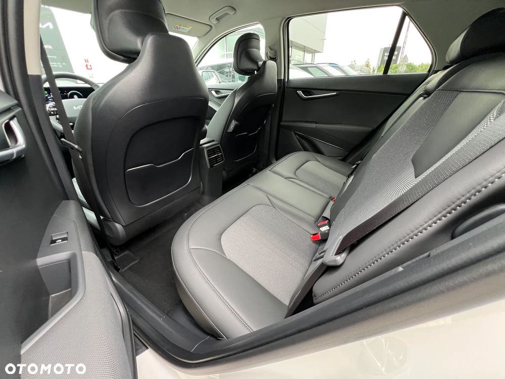 Kia Niro 1.6 GDI Hybrid Business Line - 19