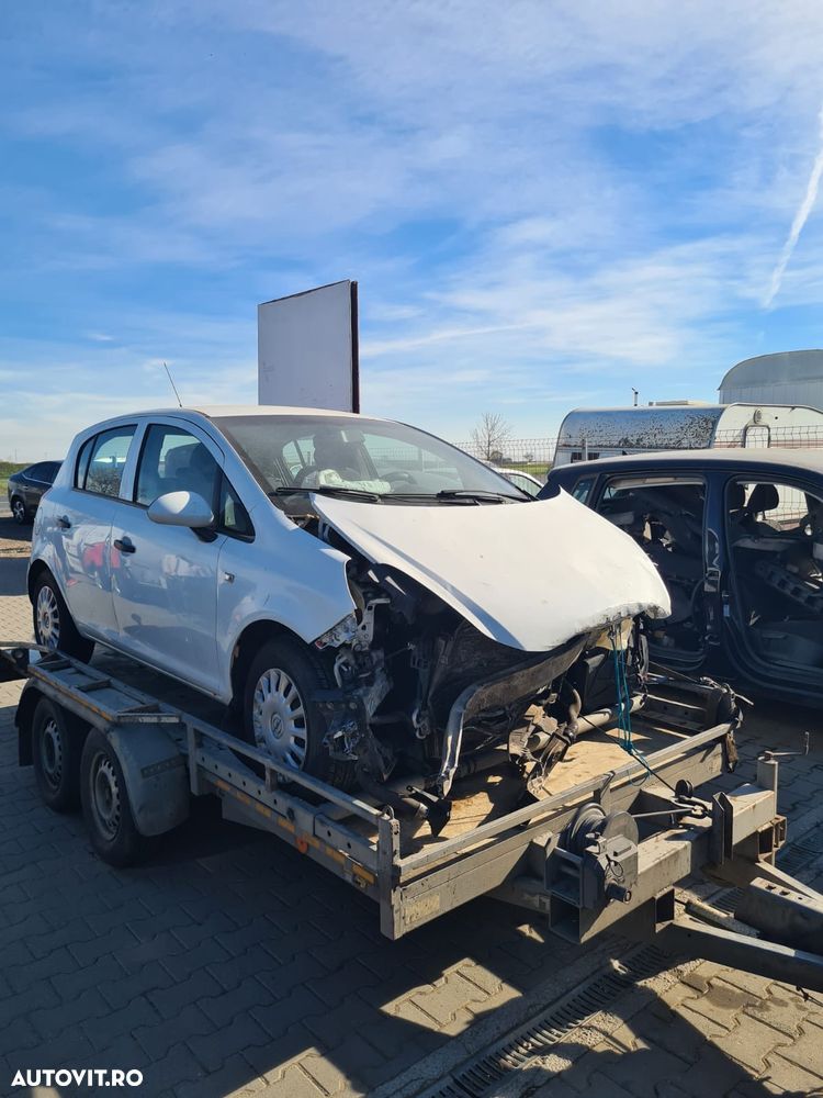 Dezmembram Opel Corsa D 1.3JTD din 2013 - 1