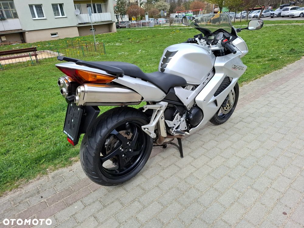 Honda VFR - 17