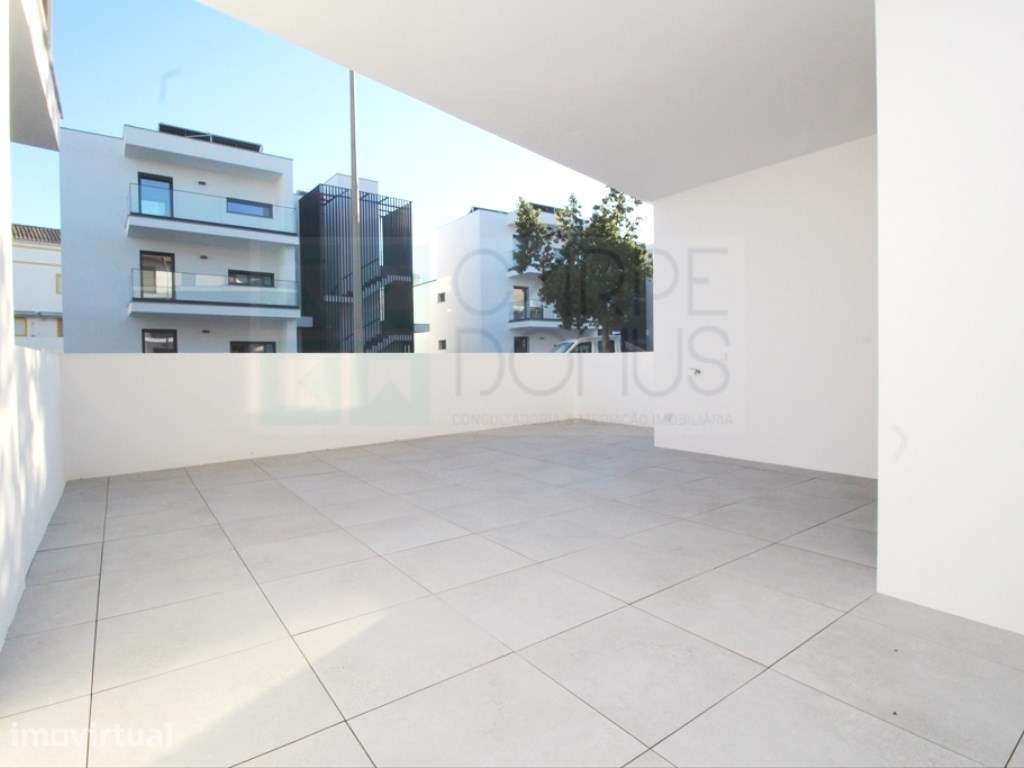Novo apartamento T1 em condomínio com piscina, junto Ria Formosa, e... - Grande imagem: 3/19
