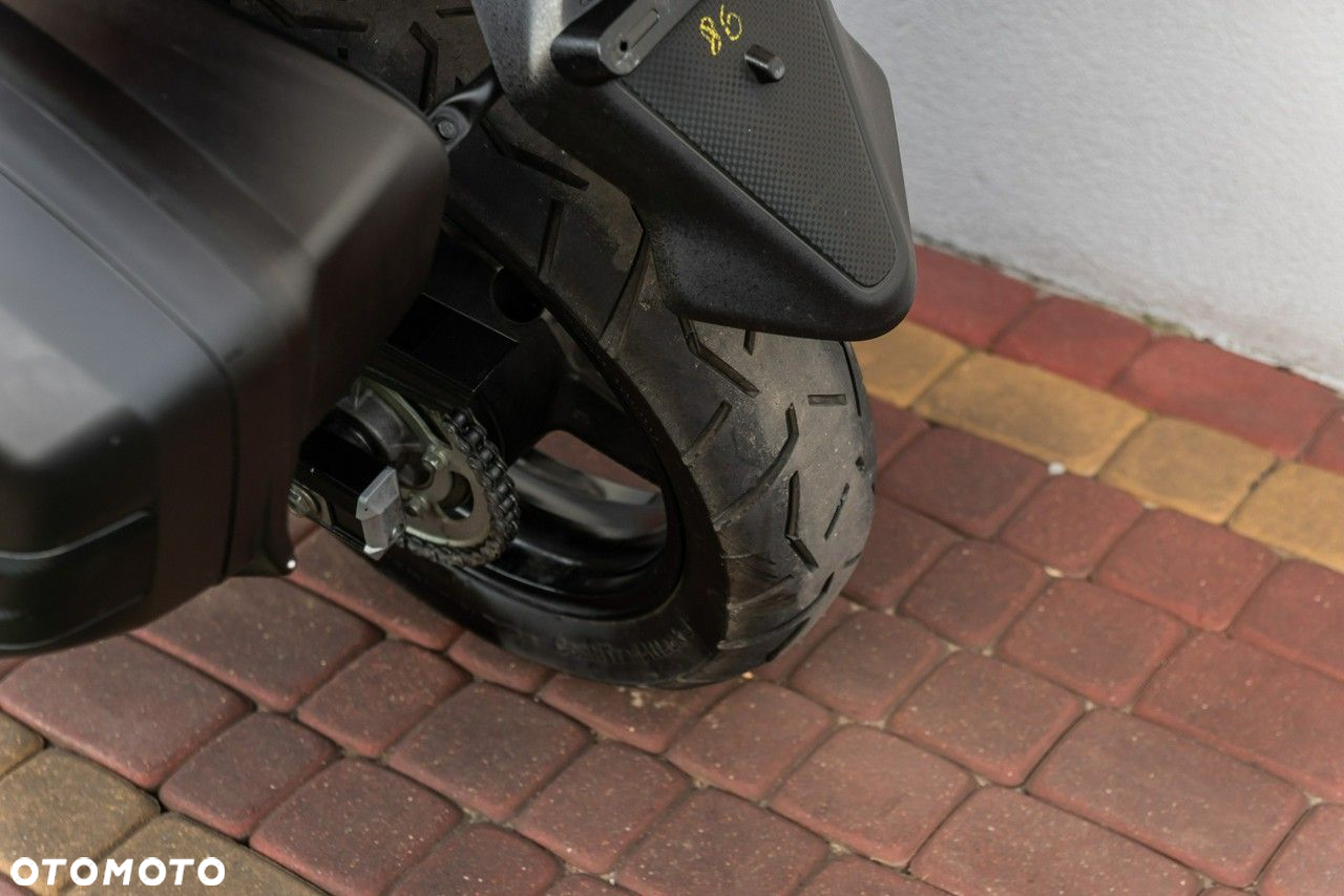 Suzuki DL - 8