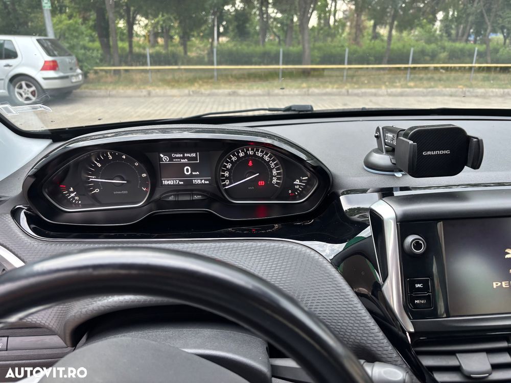 Peugeot 208 1.2 L PureTech Turbo Allure - 7