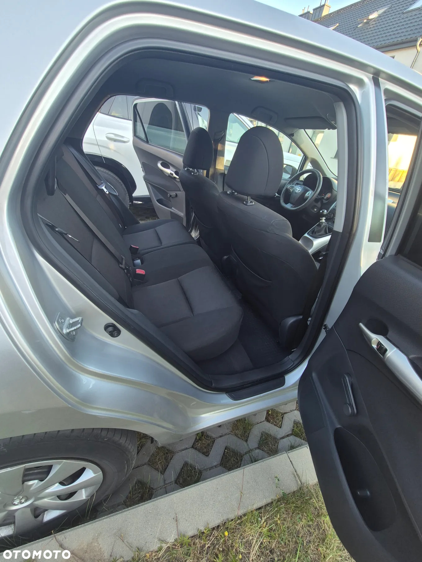 Toyota Auris 1.4 D-4D Active - 10