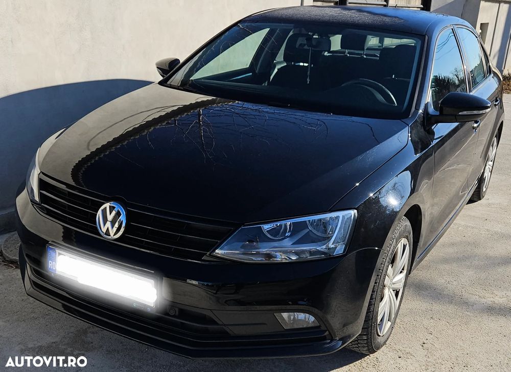 Volkswagen Jetta - 2