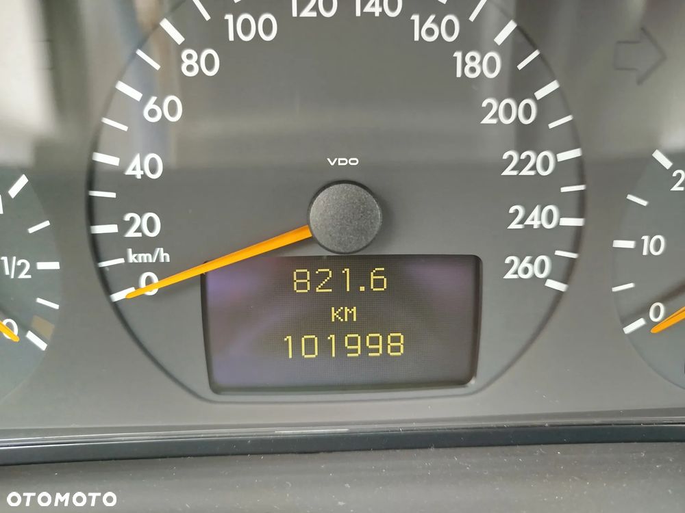 Mercedes-Benz Klasa E 320 T Elegance - 9