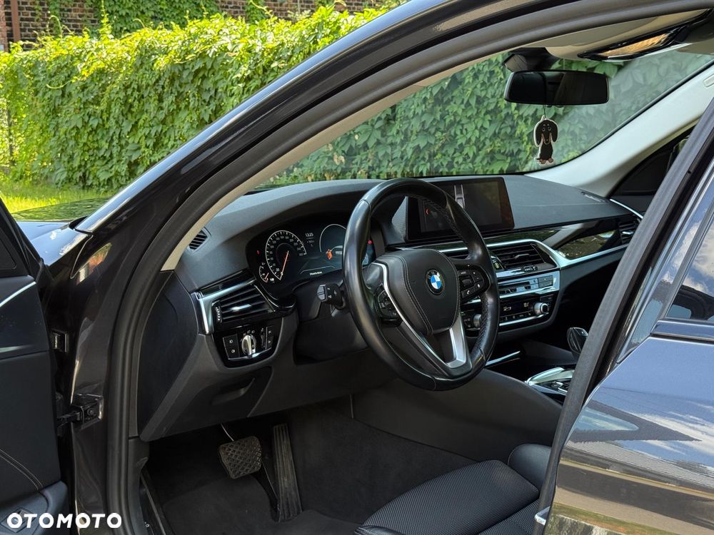 BMW Seria 5 530i Sport Line - 13