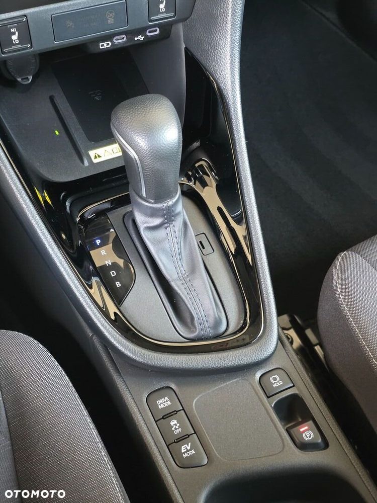 Toyota Yaris Hybrid 1.5 Style - 17