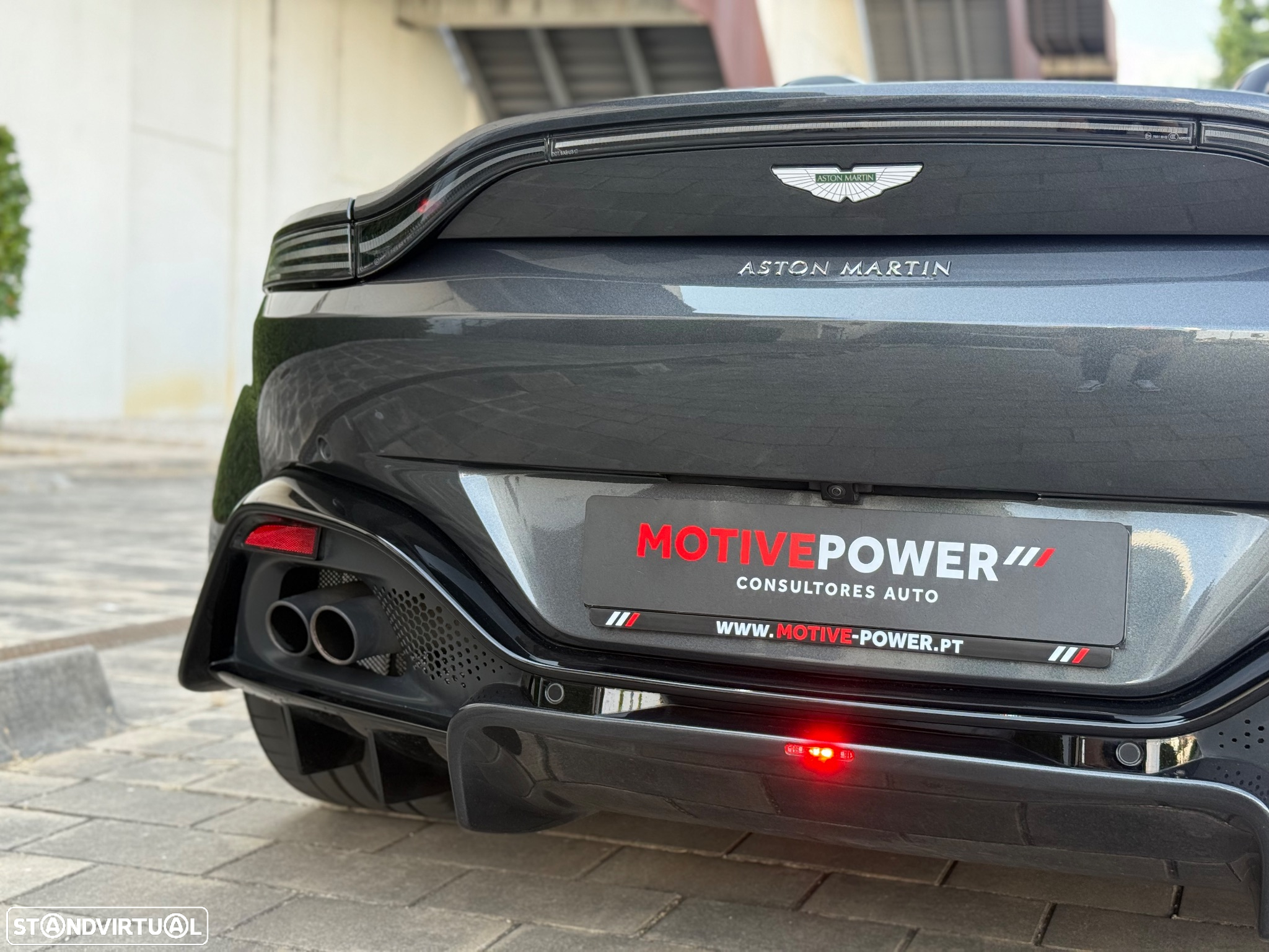 Aston Martin Vantage Roadster V8 - 28