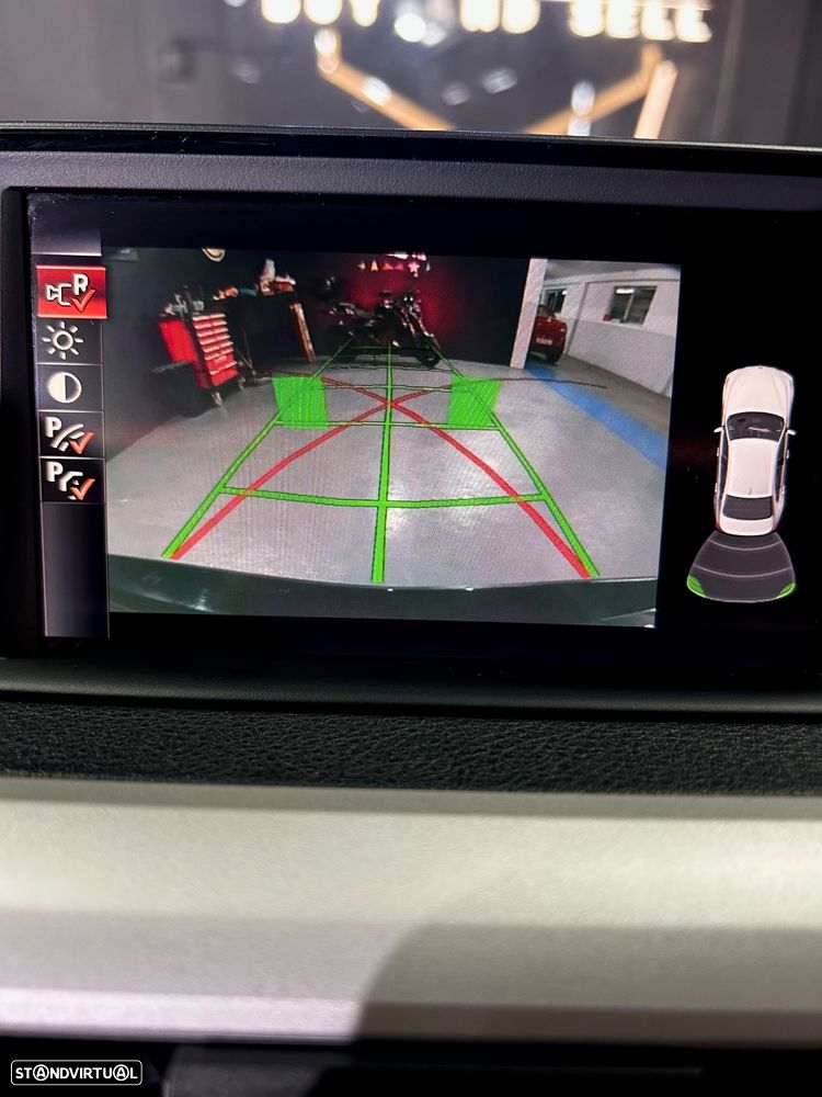 BMW 330 e iPerformance Line Luxury - 13