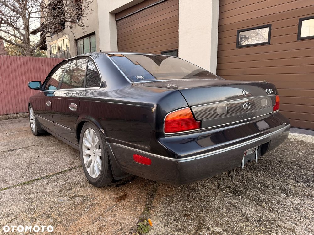 Nissan Skyline - 3