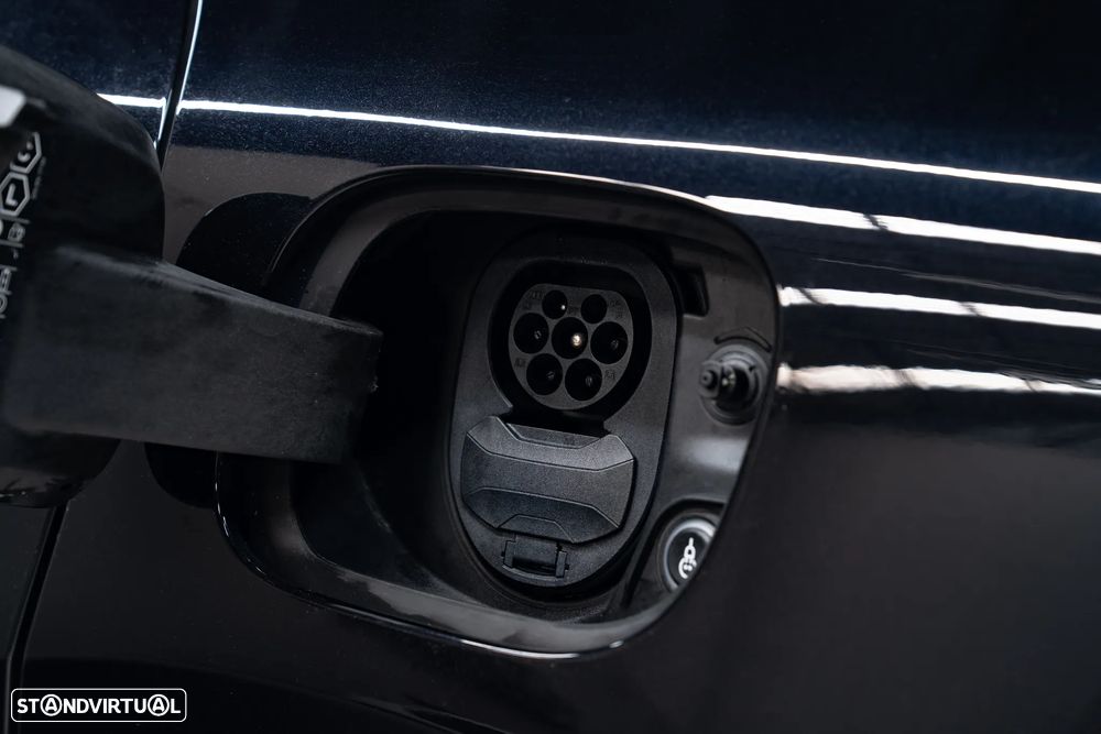 Porsche Macan Electric 4 - 15