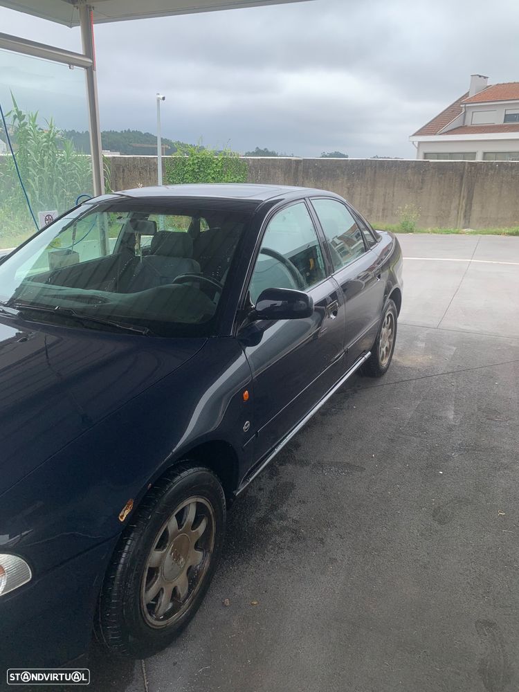 Audi A4 1.9 TDI Confort - 2