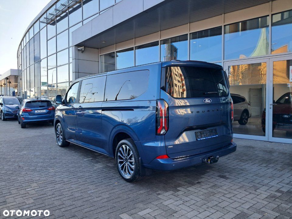 Ford Tourneo Custom - 22