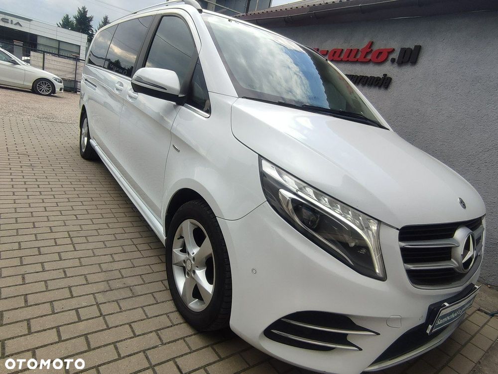 Mercedes-Benz Klasa V - 12