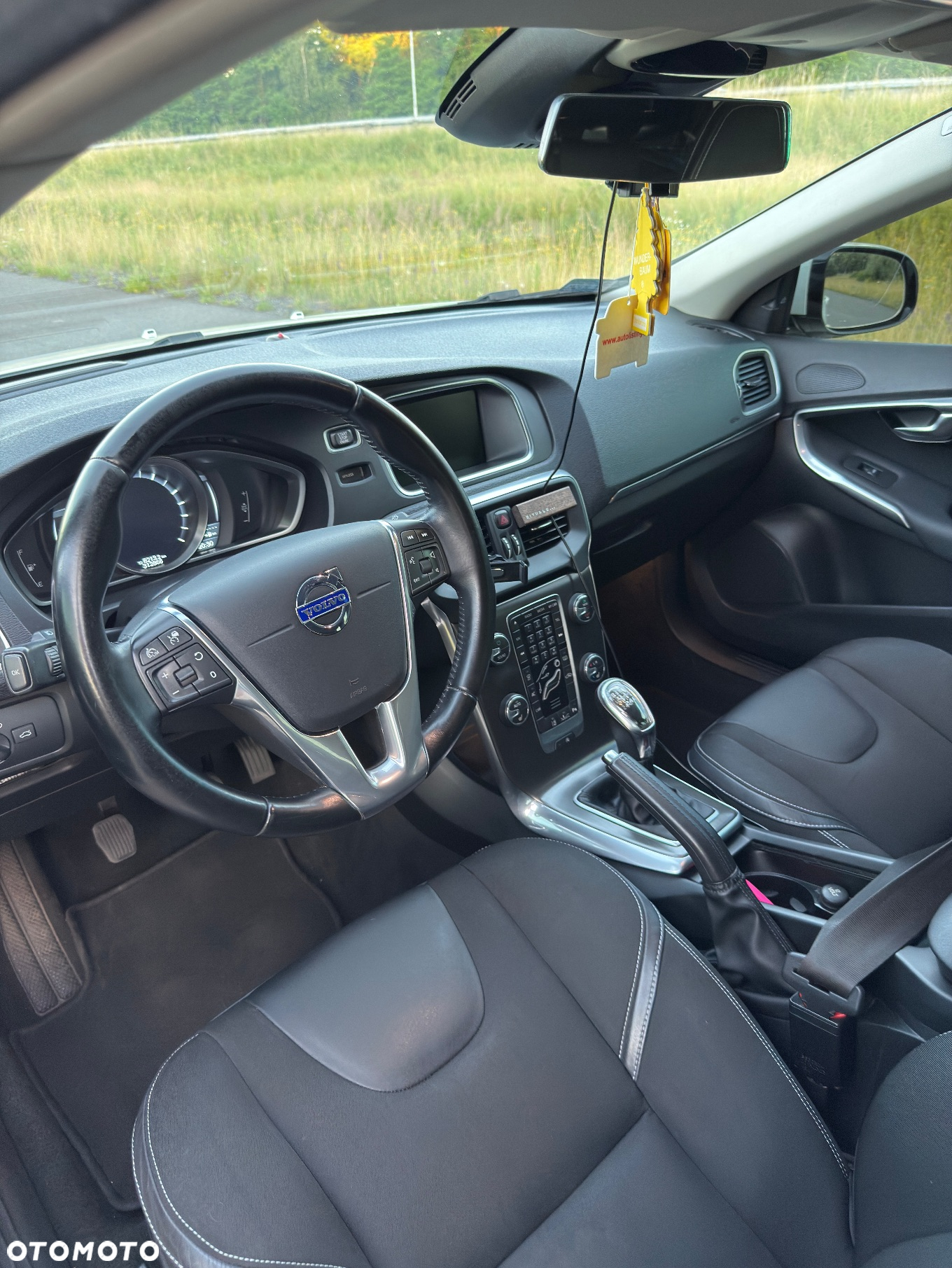 Volvo V40 T3 R-Design - 7