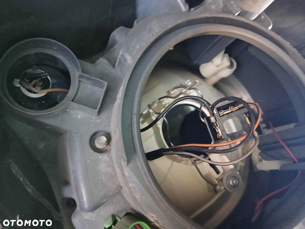 Ford Fiesta Mk6 Lift lampa przednia lewa. - 5