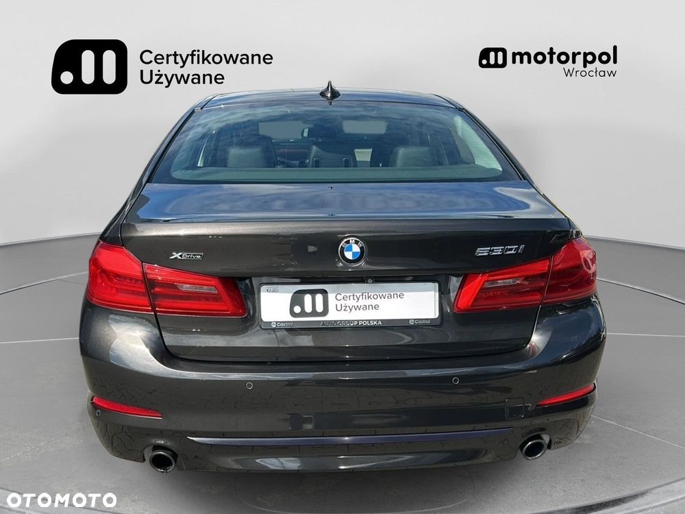 BMW Seria 5 530i GPF xDrive Sport Line sport - 12