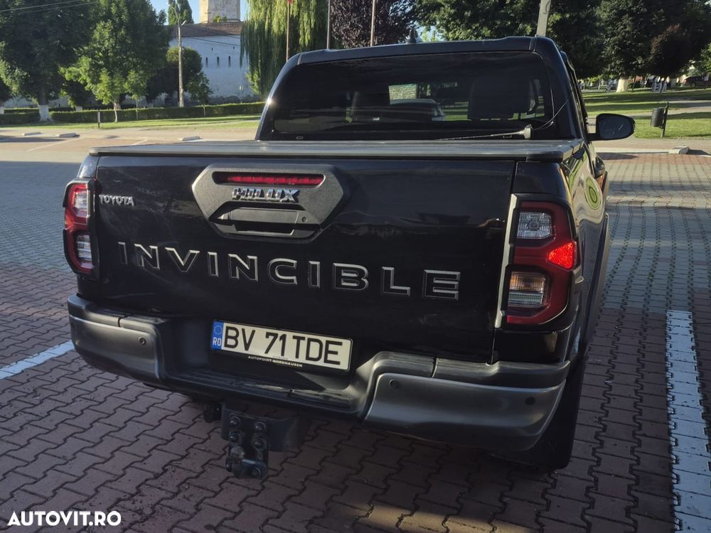 Toyota Hilux 2.8D 204CP 4x4 Double Cab AT Invincible - 4