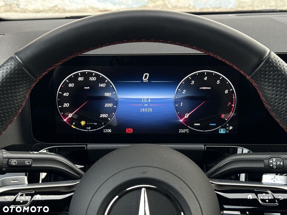 Mercedes-Benz GLA - 15