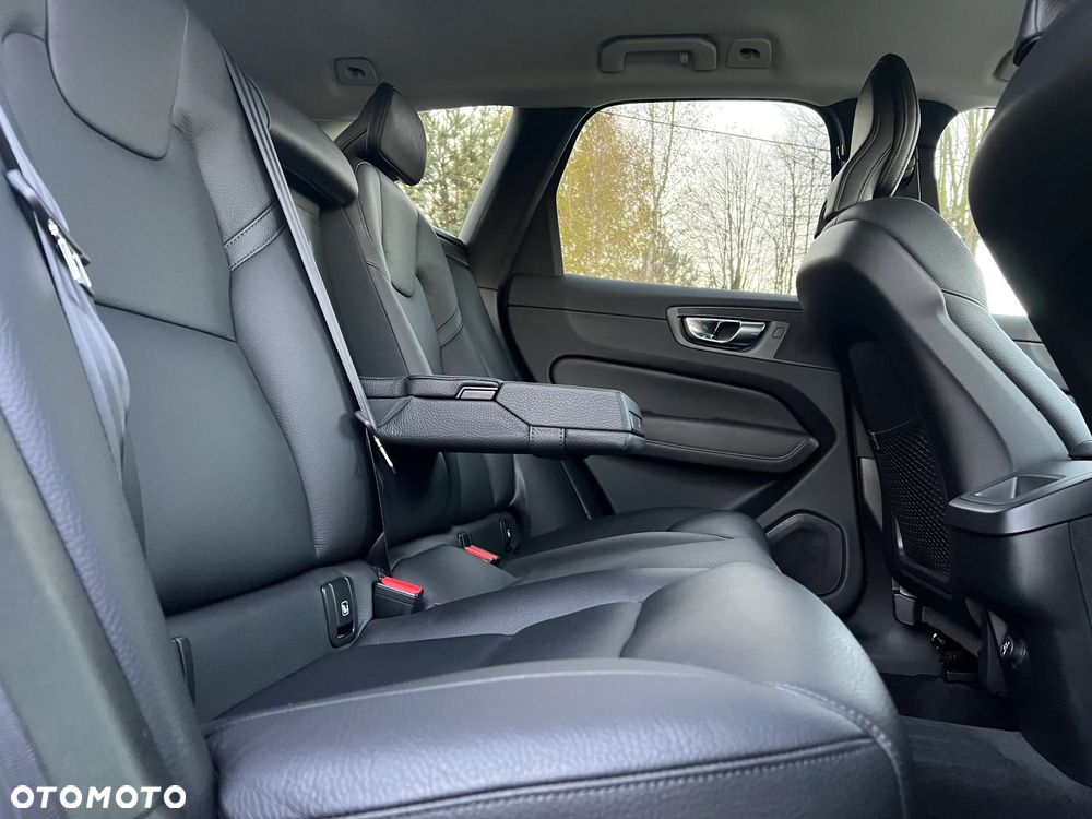 Volvo XC 60 D4 Geartronic Momentum Pro - 33