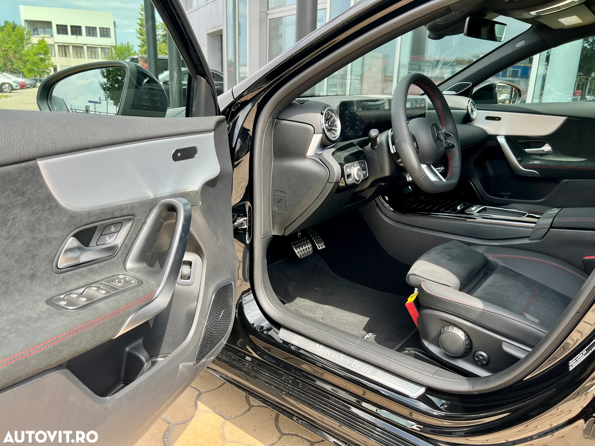 Mercedes-Benz A 200 MHEV 7G-DCT Sedan - 11