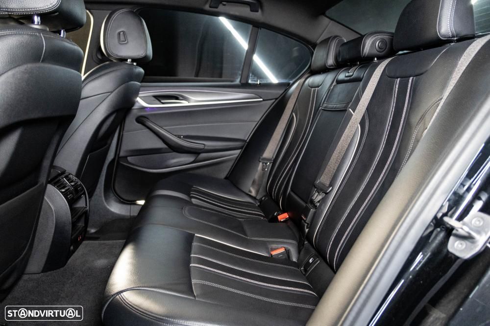 BMW 530 e Pack Desportivo M - 32