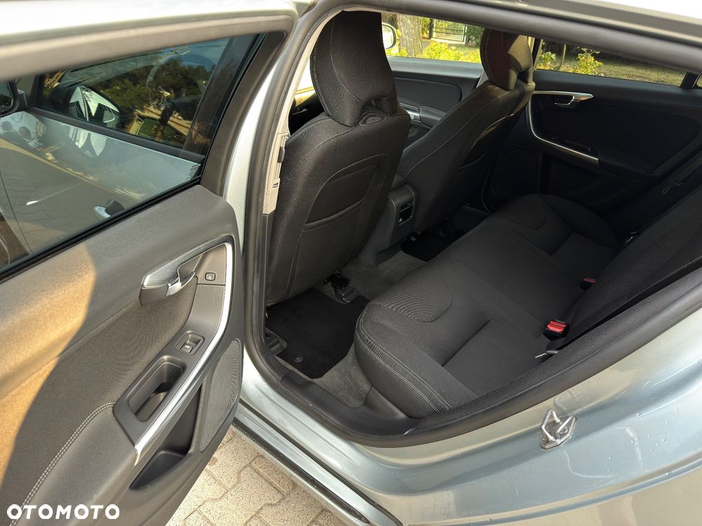 Volvo V60 D4 Drive-E Kinetic - 17