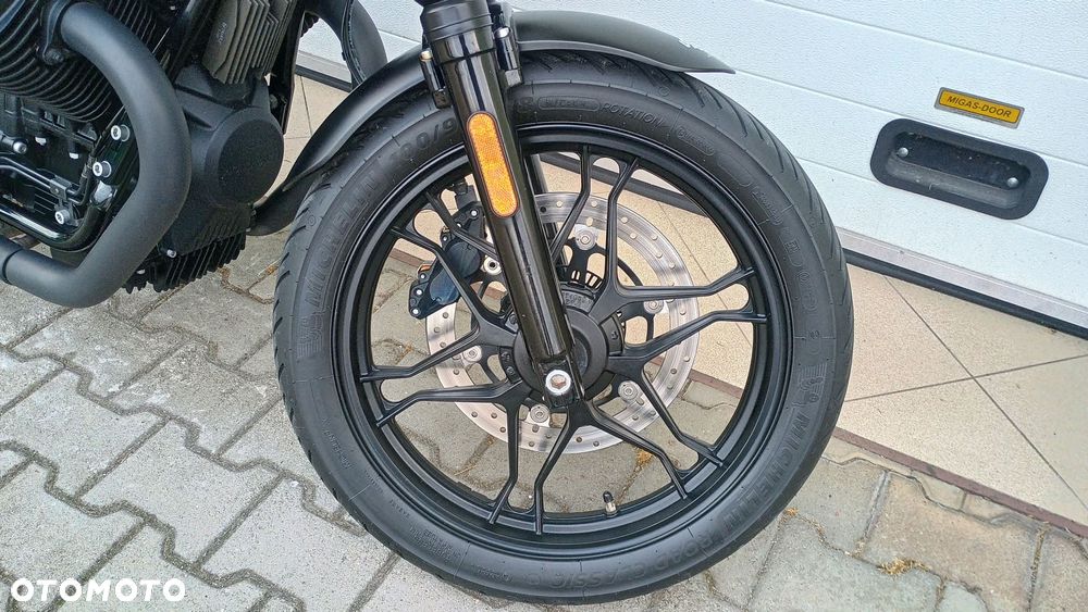 Moto Guzzi V7 - 19