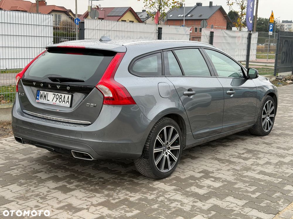 Volvo V60 D5 AWD Momentum - 6