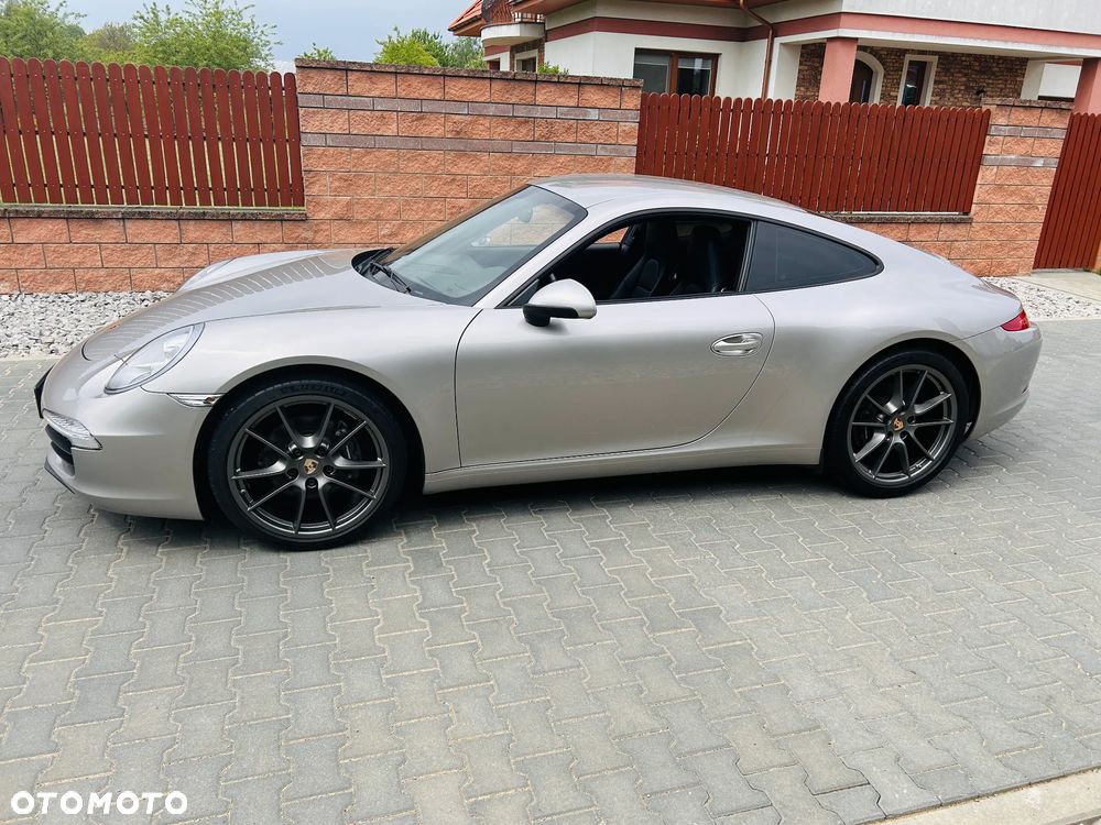Porsche 911 Carrera - 2