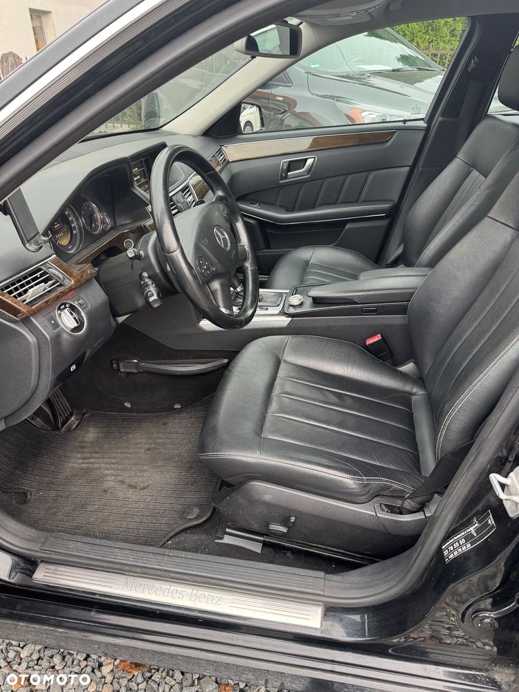 Mercedes-Benz Klasa E 200 BlueTEC 7G-TRONIC Classic - 2