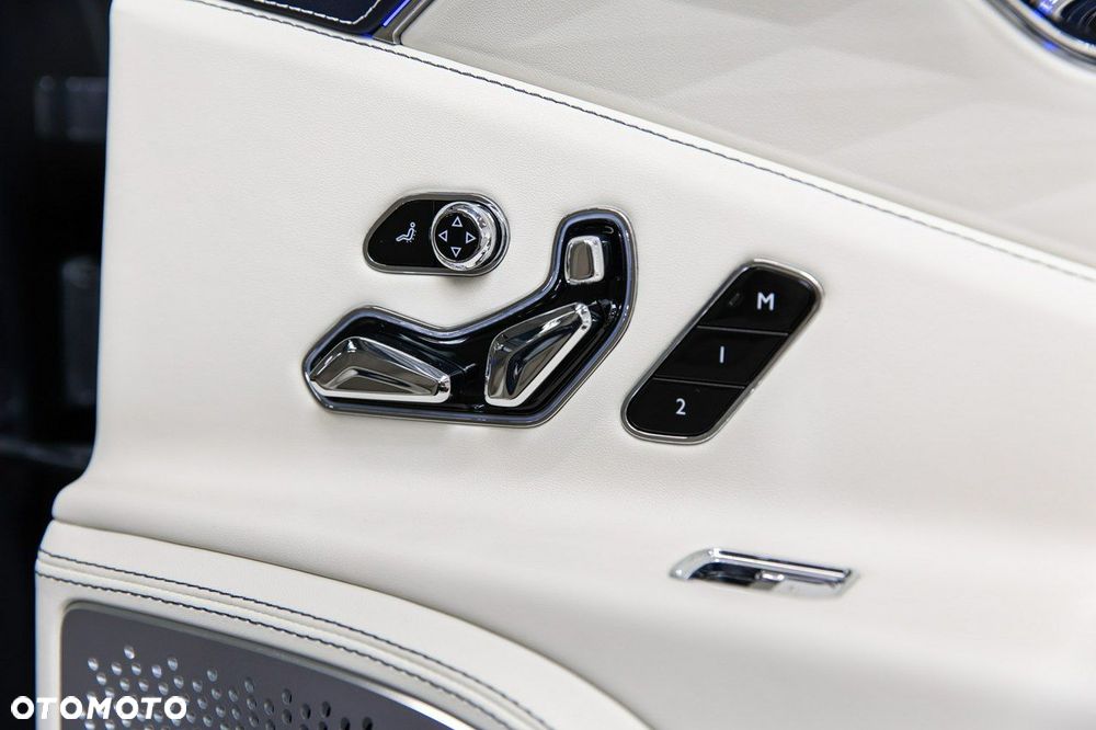 Bentley Flying Spur - 32